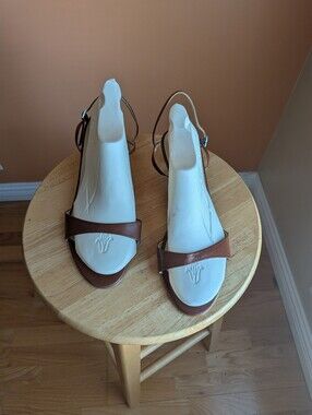 LUMIANI Women’s Brown Leather Slingback Sandals - Classic Summer Style SIZE 9